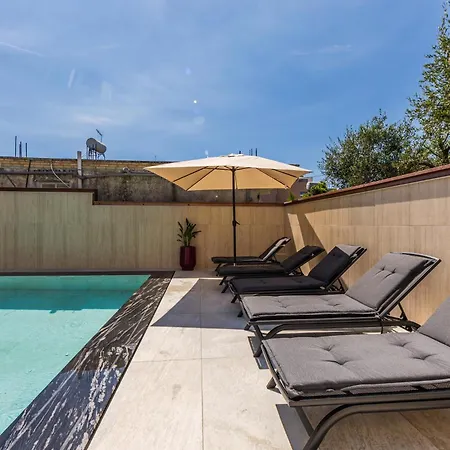 Oasis Paradise Pool